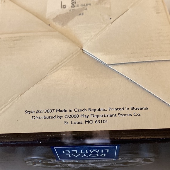 Beautiful Royal Limited Tulip Vase Made in Czech Republic New in the Box - Picture 6 of 6